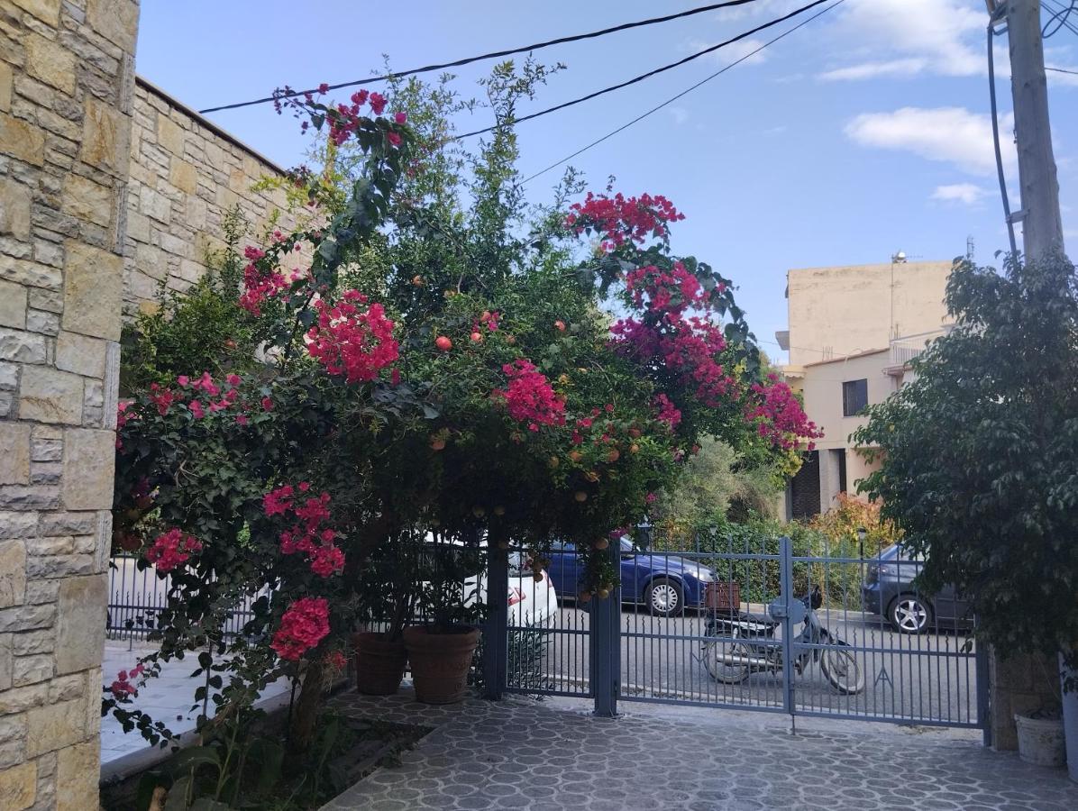 纳弗帕克托斯Πέτρινο Στη Θάλασσα公寓 外观 照片